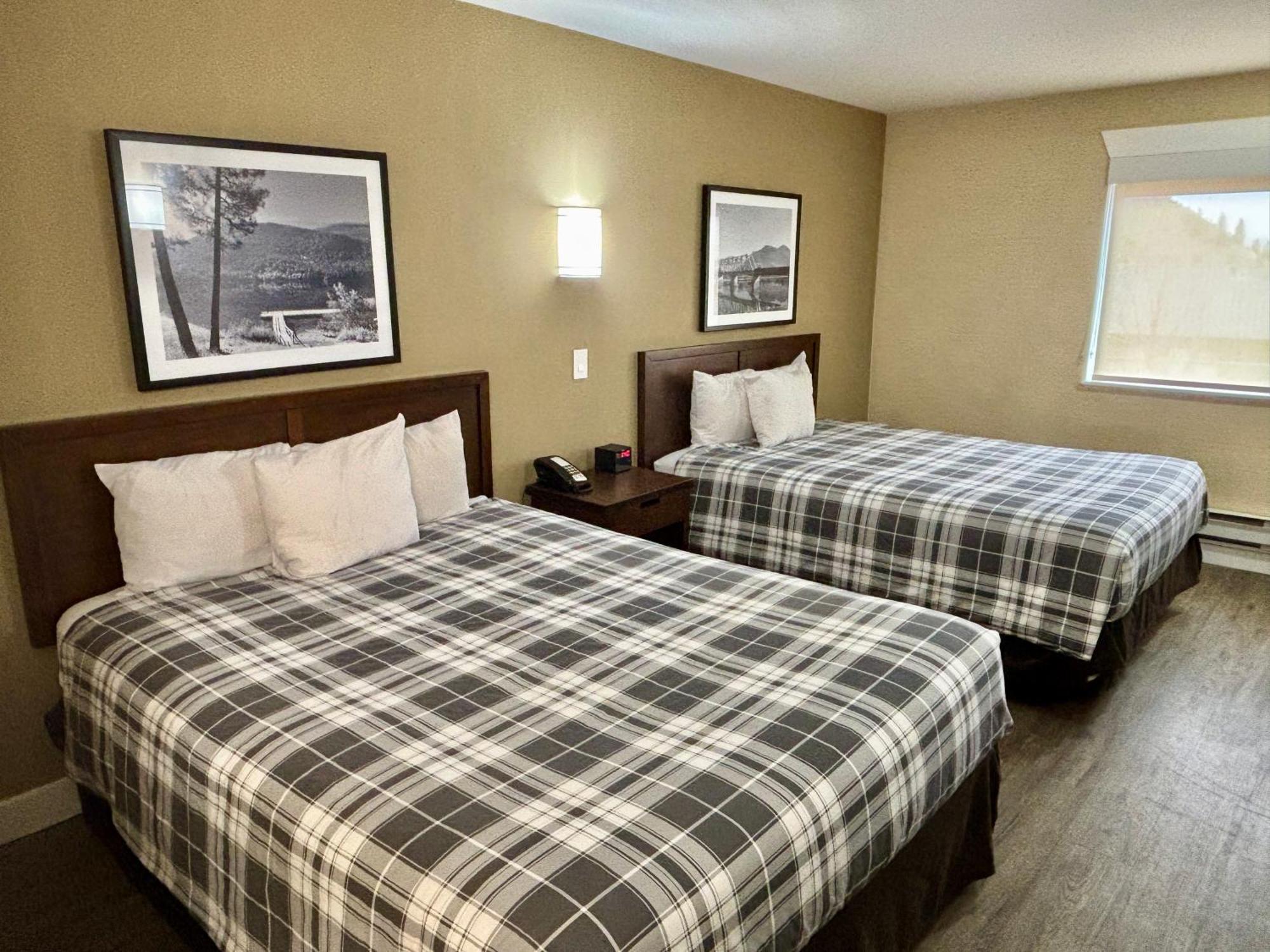 Rodeway Inn & Suites Kamloops Exterior photo